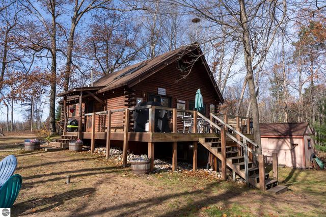 4553 S Paradise, Merritt, MI 49667