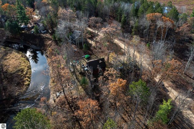 4553 S Paradise, Merritt, MI 49667