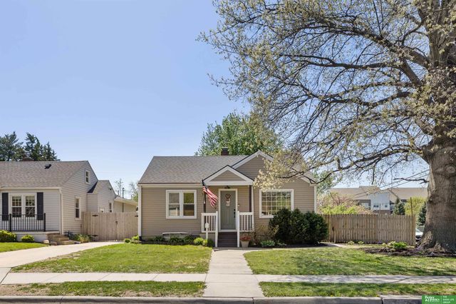 6199 Walnut Street, Omaha, NE 68106