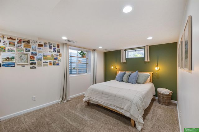 6199 Walnut Street, Omaha, NE 68106