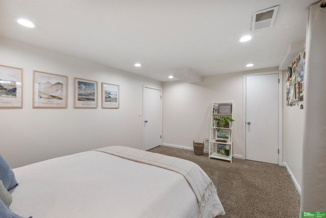 6199 Walnut Street, Omaha, NE 68106