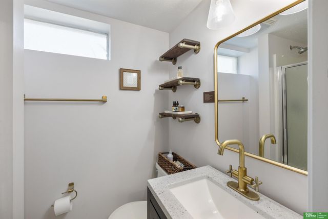 6199 Walnut Street, Omaha, NE 68106