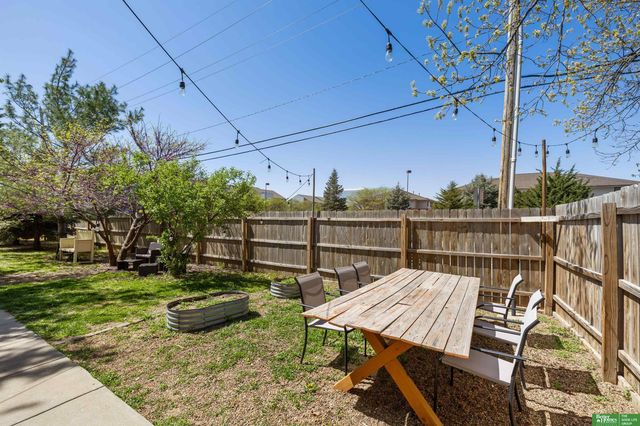 6199 Walnut Street, Omaha, NE 68106