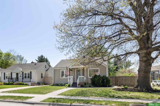 6199 Walnut Street, Omaha, NE 68106
