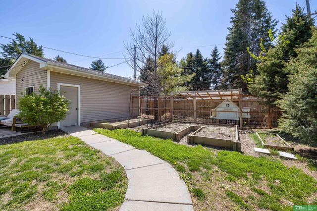 6199 Walnut Street, Omaha, NE 68106