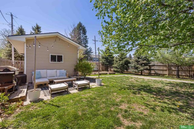 6199 Walnut Street, Omaha, NE 68106