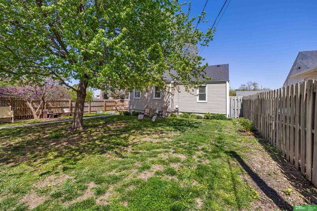 6199 Walnut Street, Omaha, NE 68106