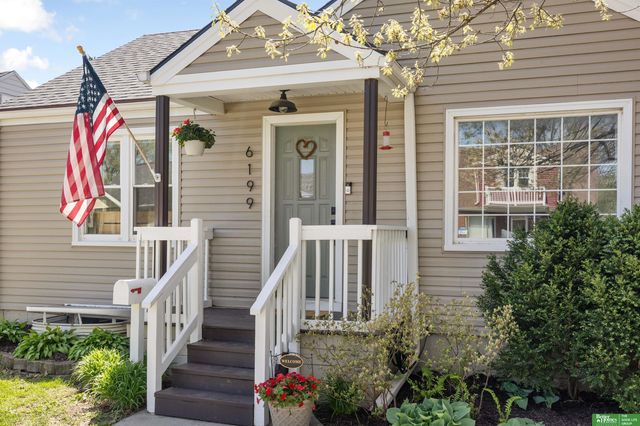 6199 Walnut Street, Omaha, NE 68106