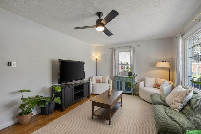 6199 Walnut Street, Omaha, NE 68106