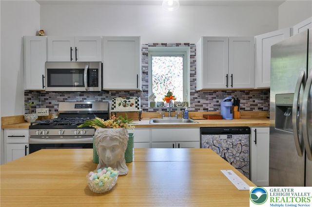 234 East Northampton Street, Bath Boro, PA 18014