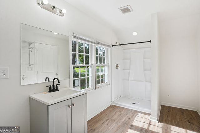 30 Woodlawn Avenue, Hampton, GA 30228