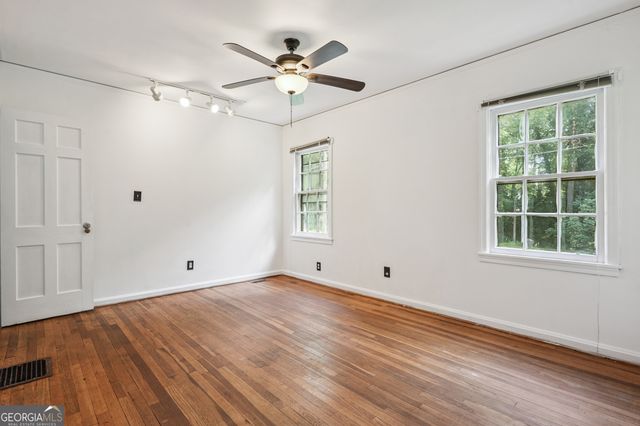 30 Woodlawn Avenue, Hampton, GA 30228
