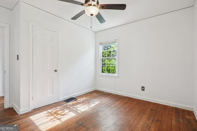 30 Woodlawn Avenue, Hampton, GA 30228
