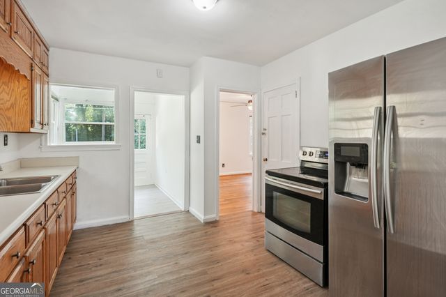 30 Woodlawn Avenue, Hampton, GA 30228