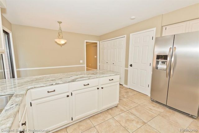 7322 SANDY CREEK Lane, Bloomfield Charter Township, MI 48301