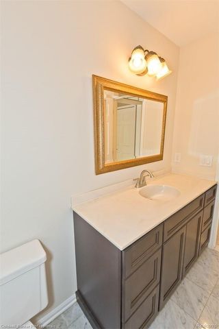 7322 SANDY CREEK Lane, Bloomfield Charter Township, MI 48301