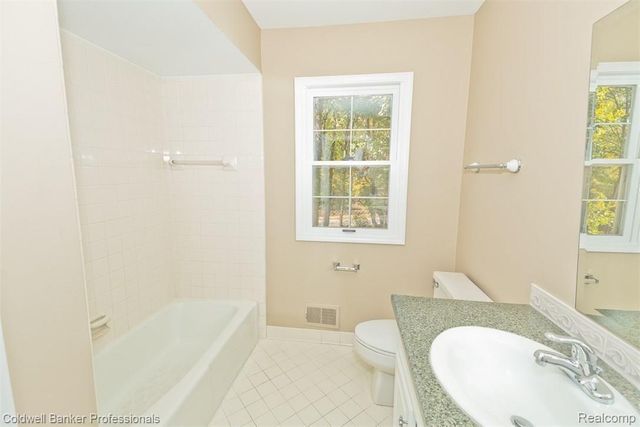 7322 SANDY CREEK Lane, Bloomfield Charter Township, MI 48301