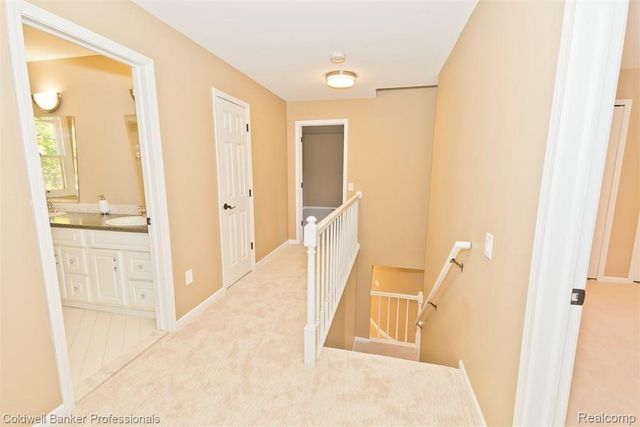 7322 SANDY CREEK Lane, Bloomfield Charter Township, MI 48301