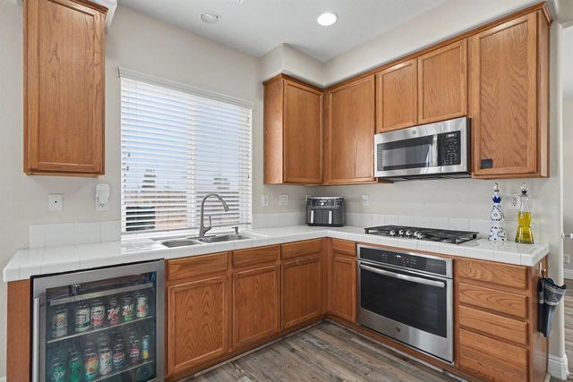 5292 W Cotton Avenue, Fresno, CA 93722
