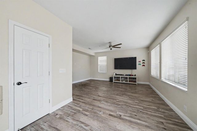 5292 W Cotton Avenue, Fresno, CA 93722