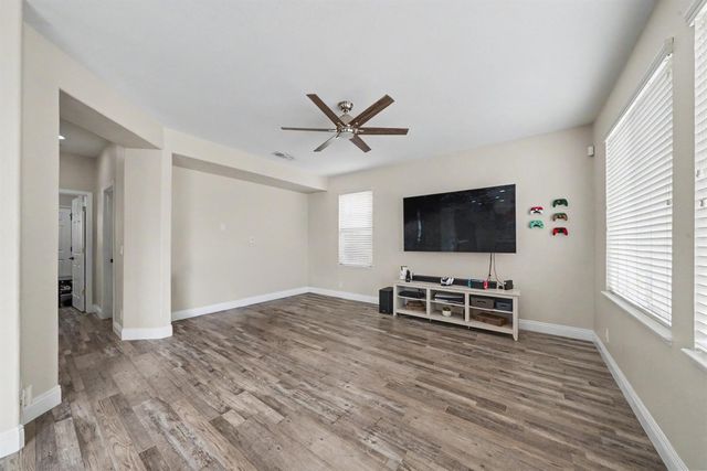 5292 W Cotton Avenue, Fresno, CA 93722