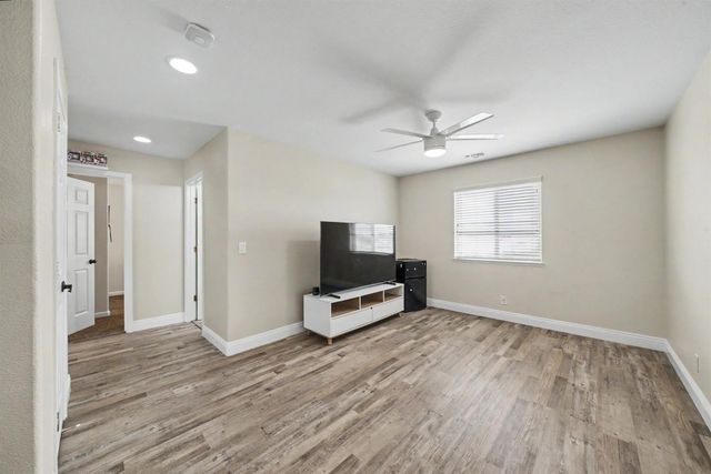 5292 W Cotton Avenue, Fresno, CA 93722