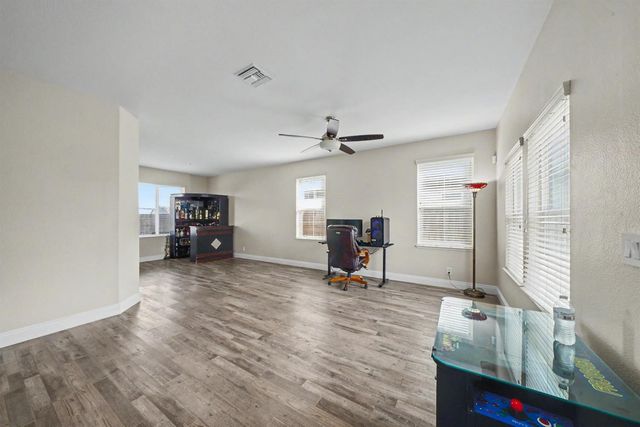 5292 W Cotton Avenue, Fresno, CA 93722