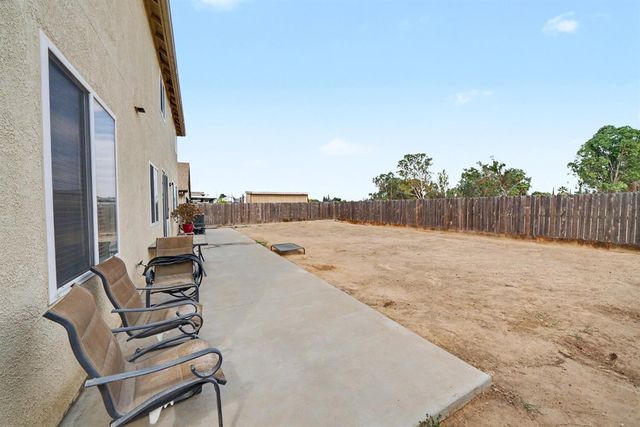 5292 W Cotton Avenue, Fresno, CA 93722