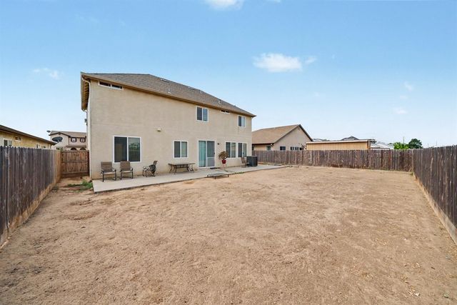 5292 W Cotton Avenue, Fresno, CA 93722