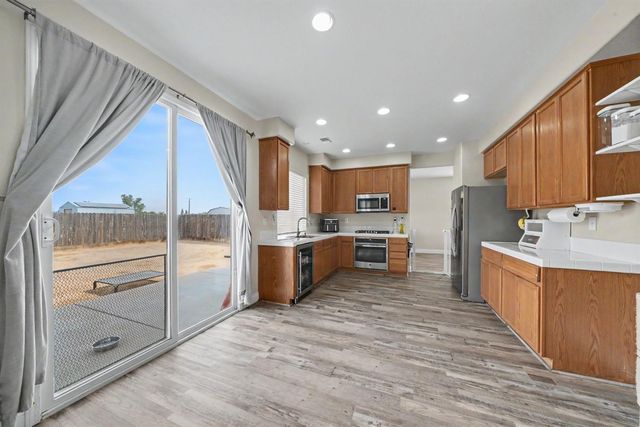 5292 W Cotton Avenue, Fresno, CA 93722