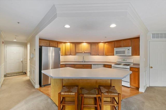 1 Sterling Hill Ln Apt 135, Exeter, NH 03833