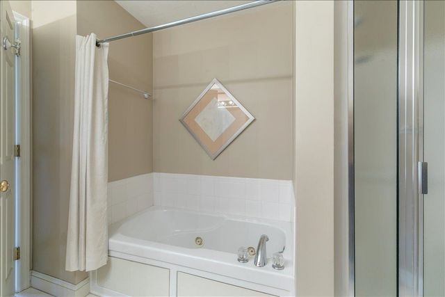 1 Sterling Hill Ln Apt 135, Exeter, NH 03833