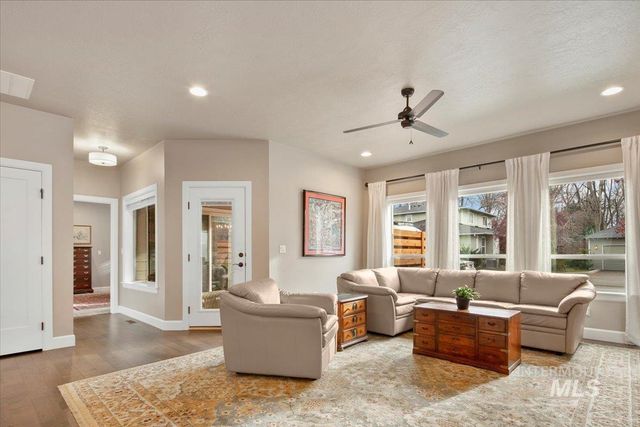 2453 N Birchgrove Ln, Boise, ID 83703