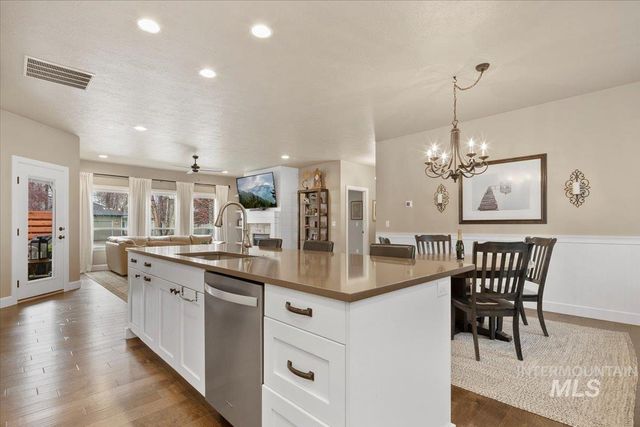 2453 N Birchgrove Ln, Boise, ID 83703