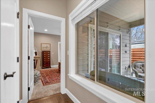 2453 N Birchgrove Ln, Boise, ID 83703