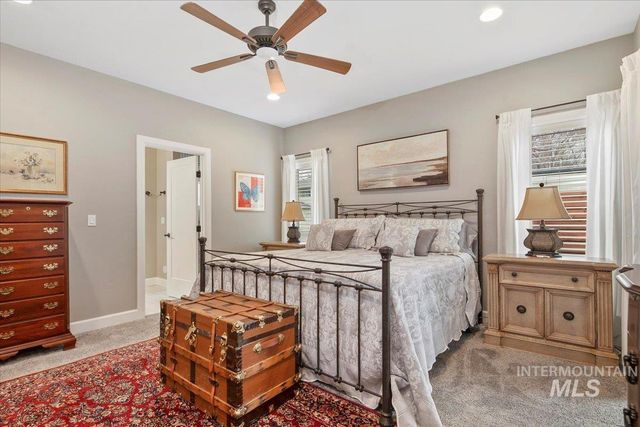 2453 N Birchgrove Ln, Boise, ID 83703