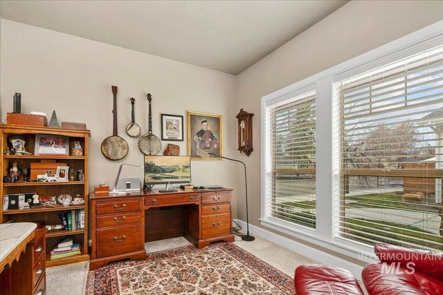 2453 N Birchgrove Ln, Boise, ID 83703