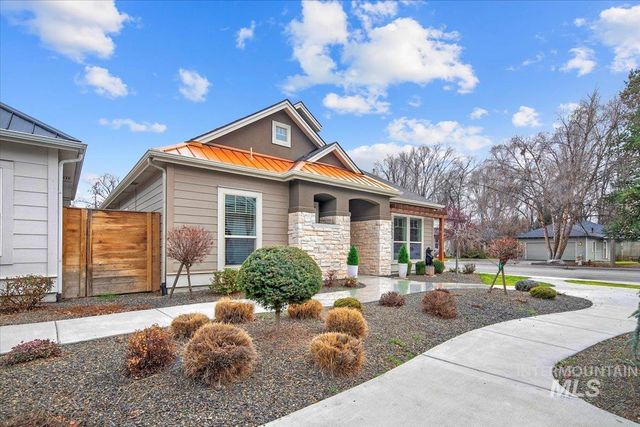 2453 N Birchgrove Ln, Boise, ID 83703