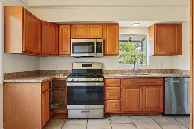 2452 Christina Ave, Stockton, CA 95204