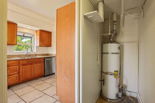 2452 Christina Ave, Stockton, CA 95204