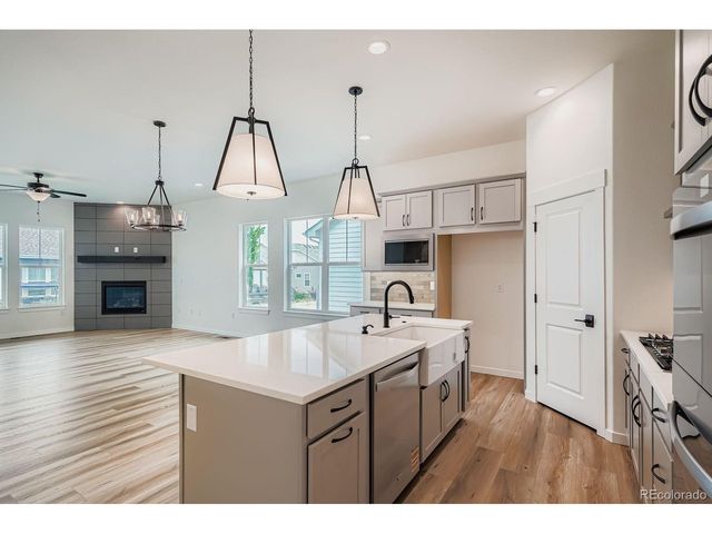 8925 S Riviera Way, Aurora, CO 80016