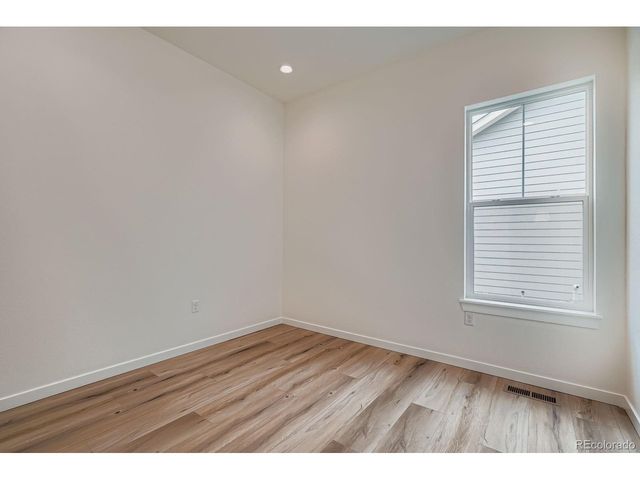 8925 S Riviera Way, Aurora, CO 80016