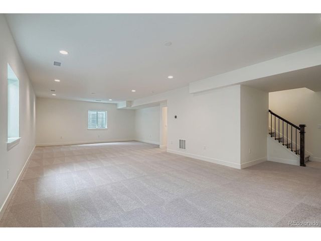 8925 S Riviera Way, Aurora, CO 80016