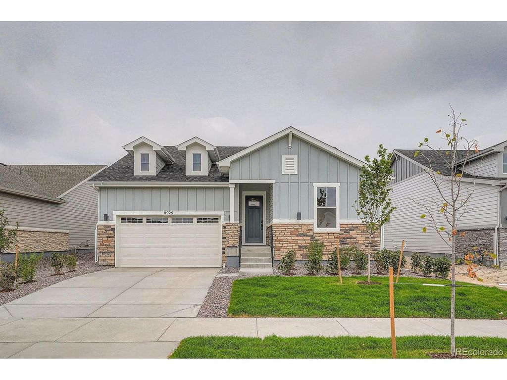8925 S Riviera Way, Aurora, CO 80016