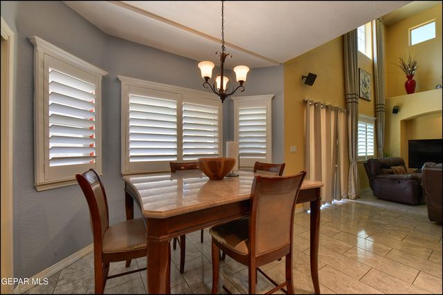962 VIA DESCANSO Drive, El Paso, TX 79912