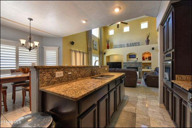 962 VIA DESCANSO Drive, El Paso, TX 79912