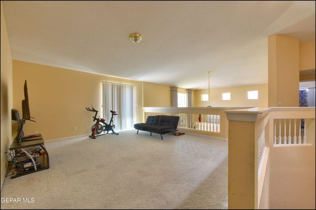 962 VIA DESCANSO Drive, El Paso, TX 79912