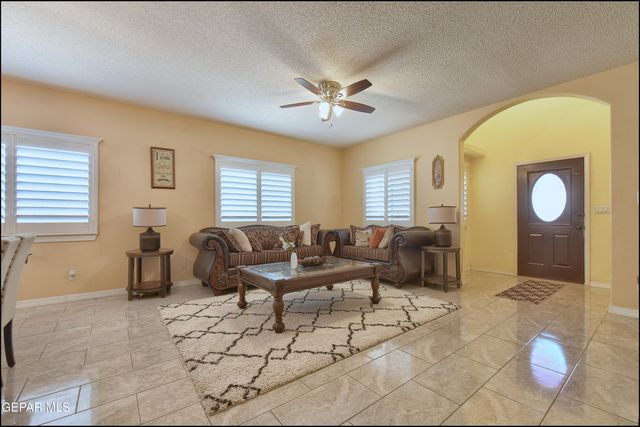 962 VIA DESCANSO Drive, El Paso, TX 79912