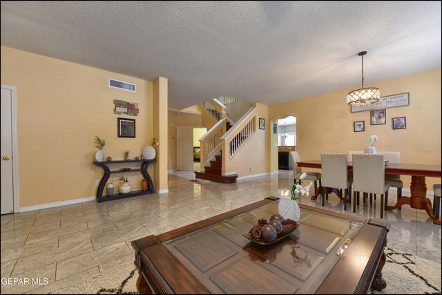 962 VIA DESCANSO Drive, El Paso, TX 79912