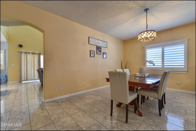 962 VIA DESCANSO Drive, El Paso, TX 79912